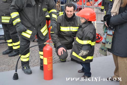 Рождественская выставка полицейского оборудования в Вероне
